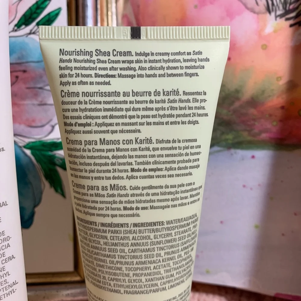 Mary Kay White Tea & Citrus Satin Hands® Pampering Set - Picture 5 of 7